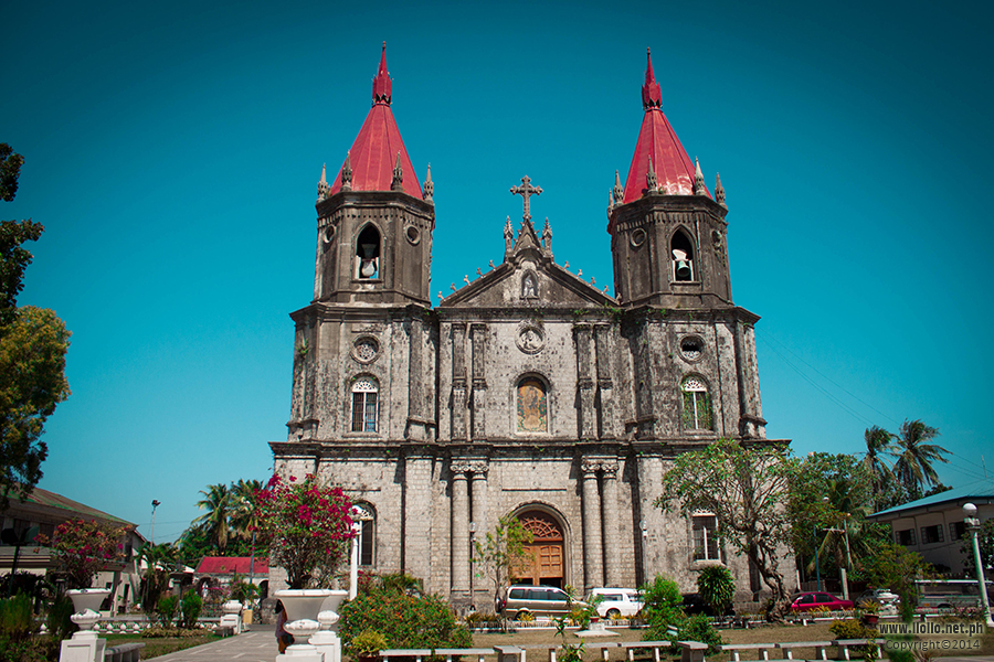 Molo Church Front View